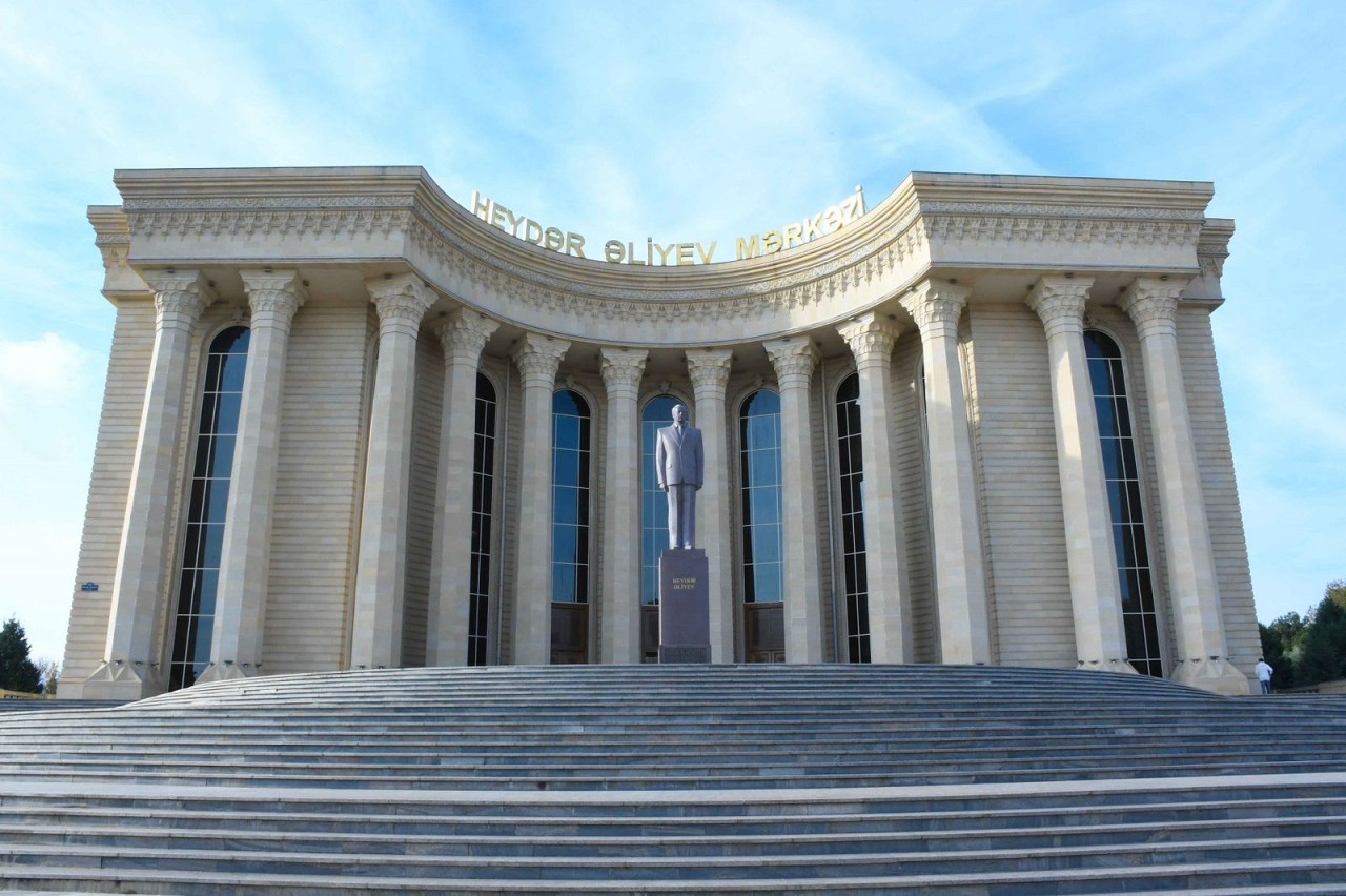 ADAU-da beynəlxalq konfransın açılış mərasimi keçirilib - FOTOLAR